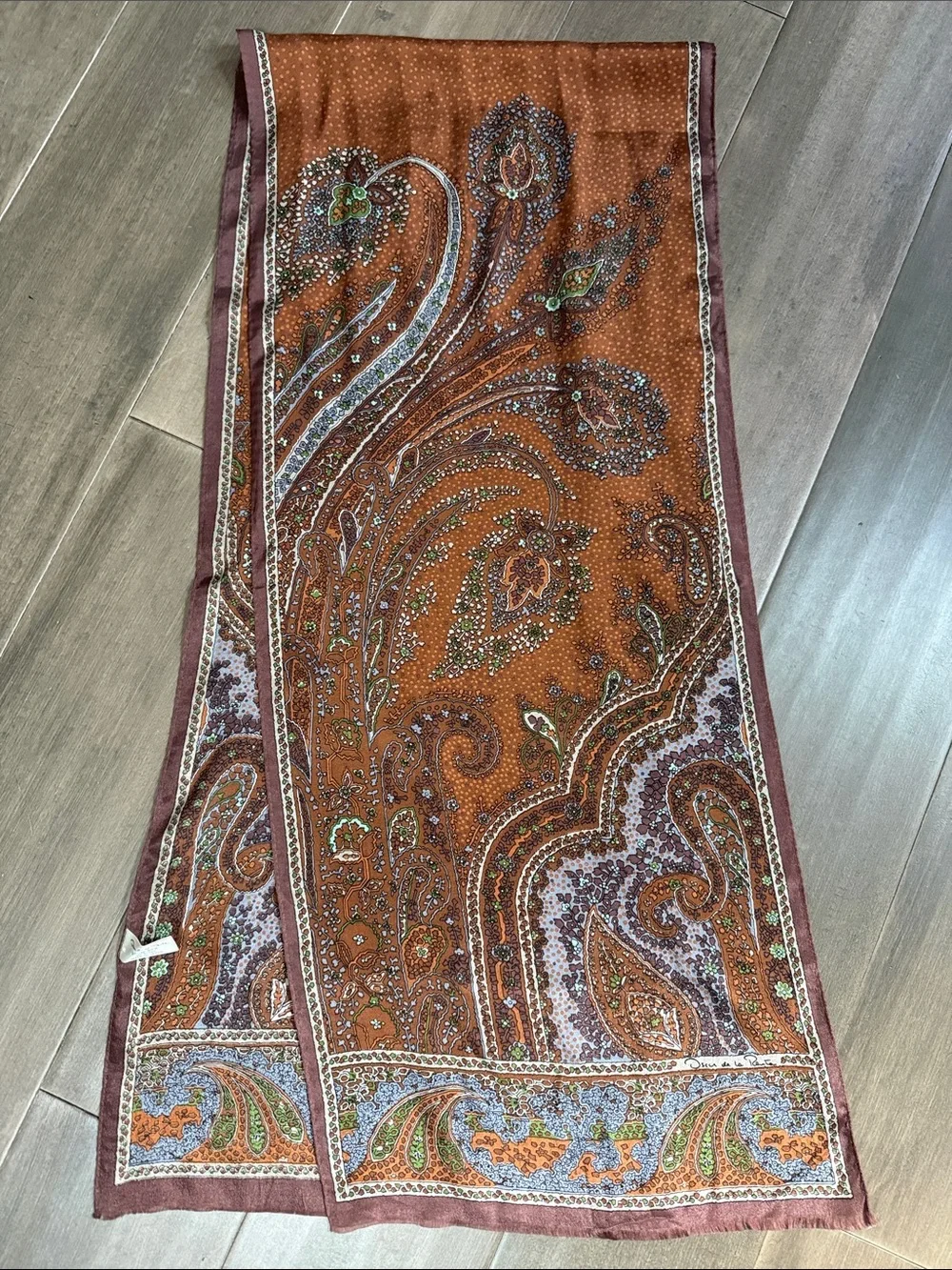 Vintage Oscar de la Renta 100% Silk Paisley Scarf – Made in Japan